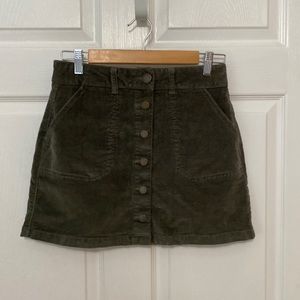 Button skirt